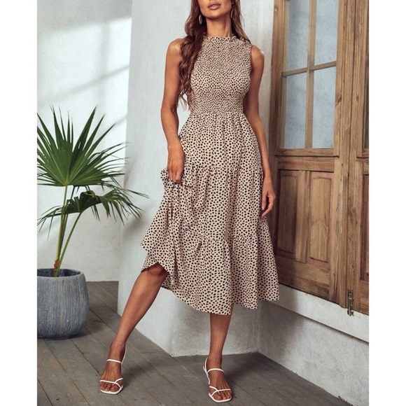 Rose All Over Print Shirred Ruffle Hem Dress - Picture 4 of 13